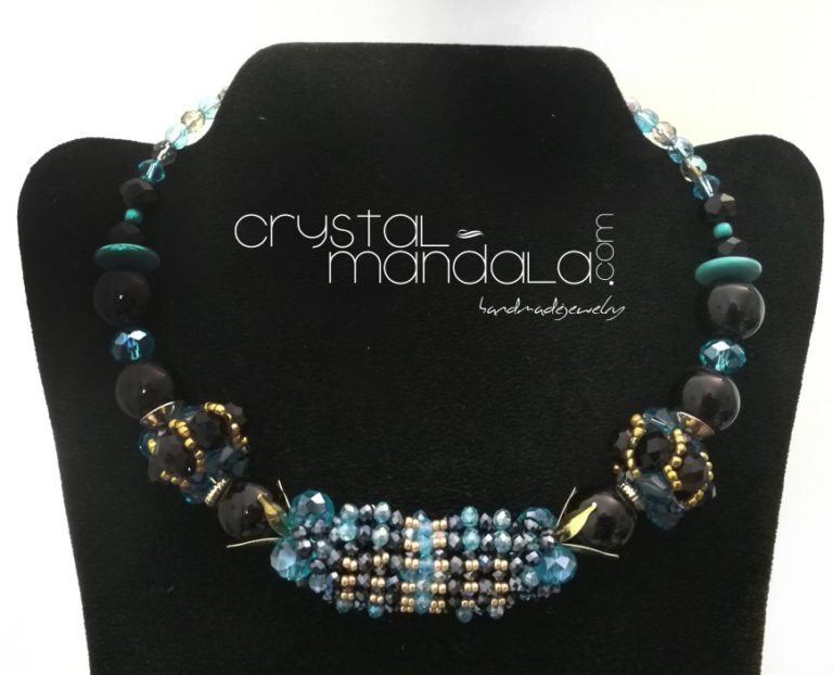 fine handmade jewelry, beaded necklace, Ciondolo cristalli, Beading Pendant, bead embroidery - by #machegioia® - #crystal-mandala.com gioielli fatti a mano, gioielli con cristalli, Enchanted collection, gioielli in tessitura, gioielli su commissione