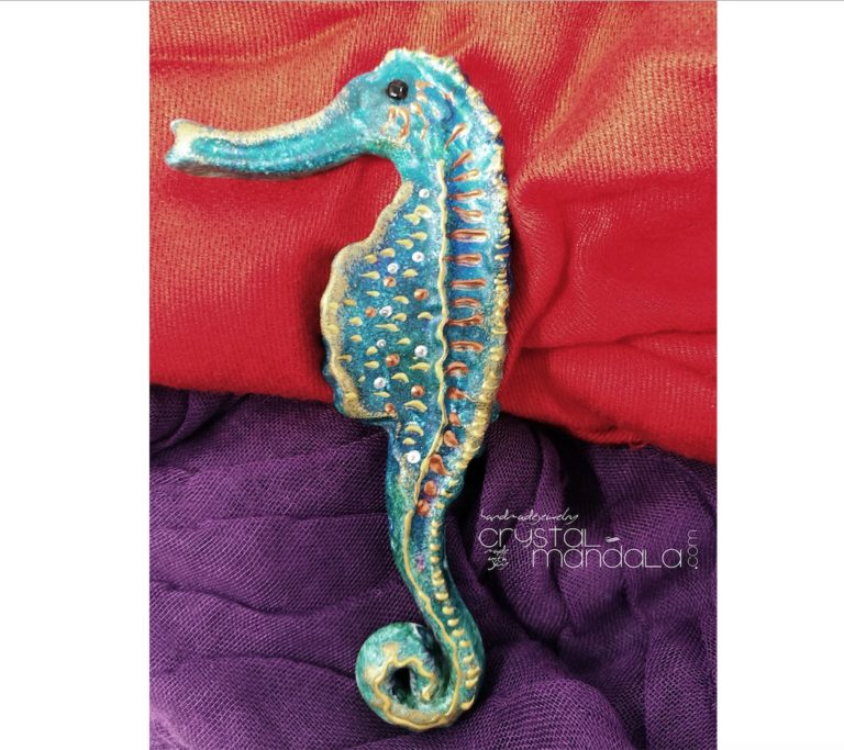 Pesce dipinto a mano, ippocampo realizzato a mano - Crystal-mandala. Pesci scolpiti a mano. Decorazioni in resina, sculture fatte a mano. Dipinte a mano.