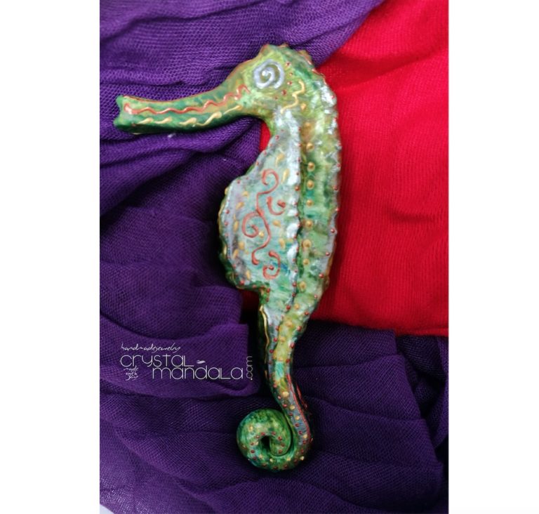 Pesce dipinto a mano, ippocampo realizzato a mano - Crystal-mandala. Pesci scolpiti a mano. Decorazioni in resina, sculture fatte a mano. Dipinte a mano. Clay fish, handmade fish. Ceramic fish.