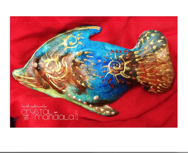 Pesce dipinto a mano, ippocampo realizzato a mano - Crystal-mandala. Pesci scolpiti a mano. Decorazioni in resina, sculture fatte a mano. Dipinte a mano.