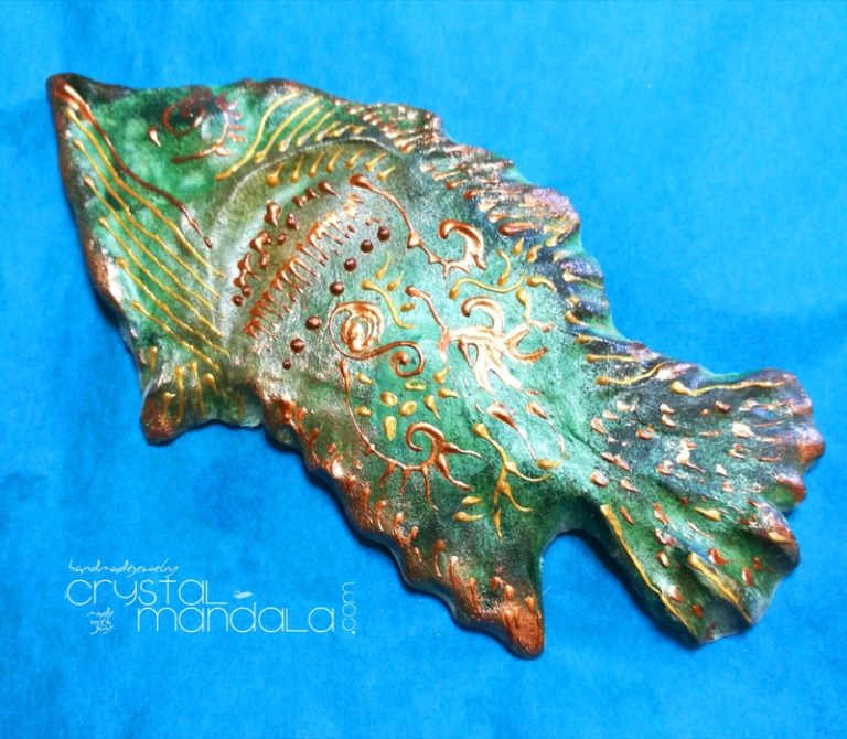Pesce dipinto a mano, ippocampo realizzato a mano - Crystal-mandala. Pesci scolpiti a mano. Decorazioni in resina, sculture fatte a mano. Dipinte a mano.