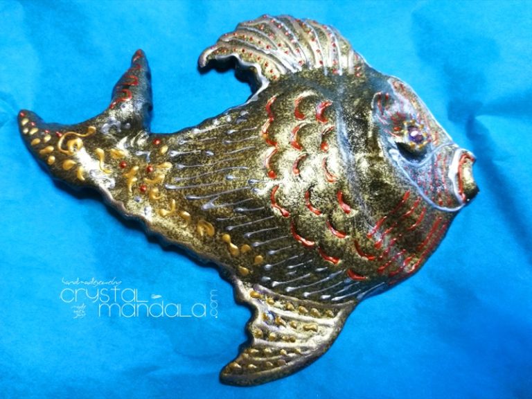 Pesce dipinto a mano, ippocampo realizzato a mano - Crystal-mandala. Pesci scolpiti a mano. Decorazioni in resina, sculture fatte a mano. Dipinte a mano.