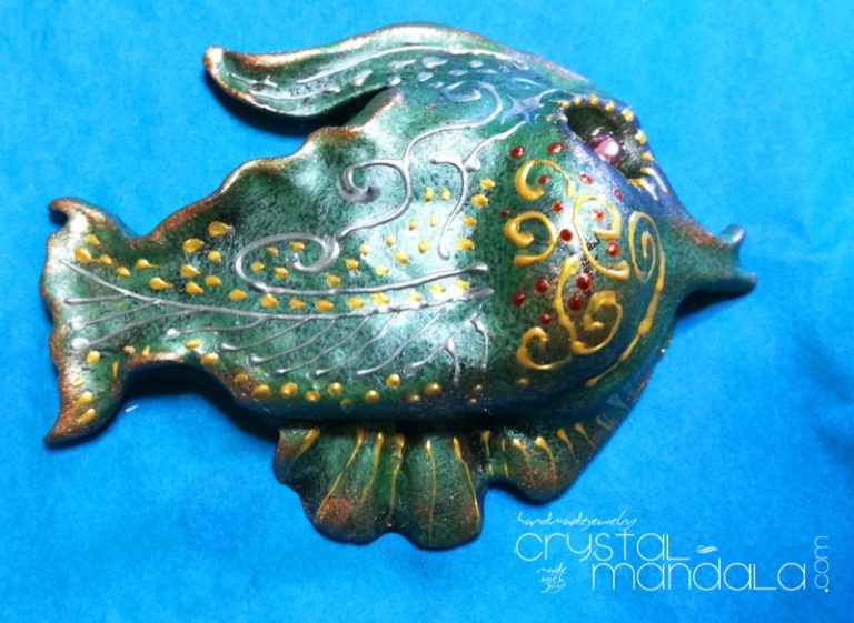 Pesce dipinto a mano, ippocampo realizzato a mano - Crystal-mandala. Pesci scolpiti a mano. Decorazioni in resina, sculture fatte a mano. Dipinte a mano.