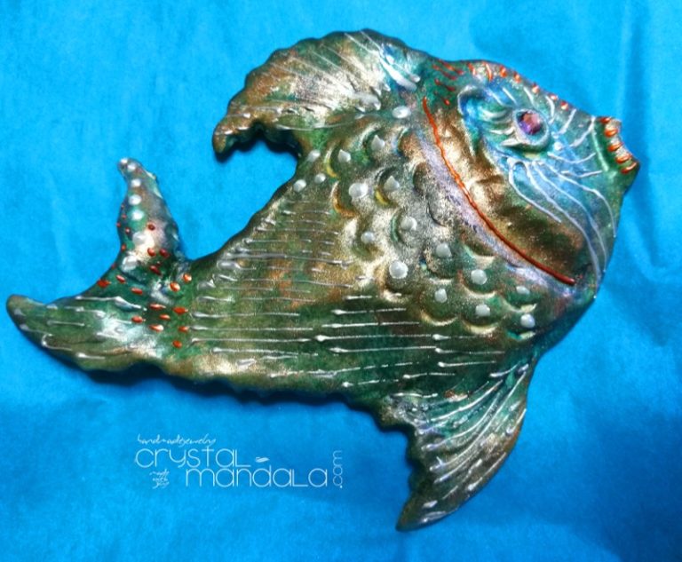 Pesce dipinto a mano, ippocampo realizzato a mano - Crystal-mandala. Pesci scolpiti a mano. Decorazioni in resina, sculture fatte a mano. Dipinte a mano. Clay fish, handmade fish. Ceramic fish.