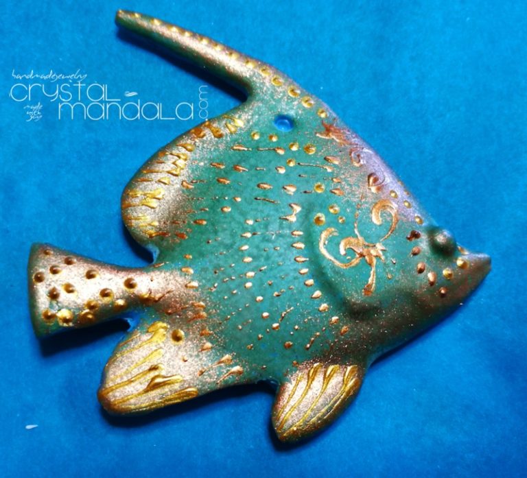 Pesce dipinto a mano, ippocampo realizzato a mano - Crystal-mandala. Pesci scolpiti a mano. Decorazioni in resina, sculture fatte a mano. Dipinte a mano. Clay fish, handmade fish. Ceramic fish.