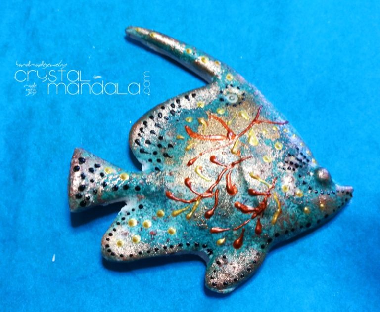 Pesce dipinto a mano, ippocampo realizzato a mano - Crystal-mandala. Pesci scolpiti a mano. Decorazioni in resina, sculture fatte a mano. Dipinte a mano. Clay fish, handmade fish. Ceramic fish.