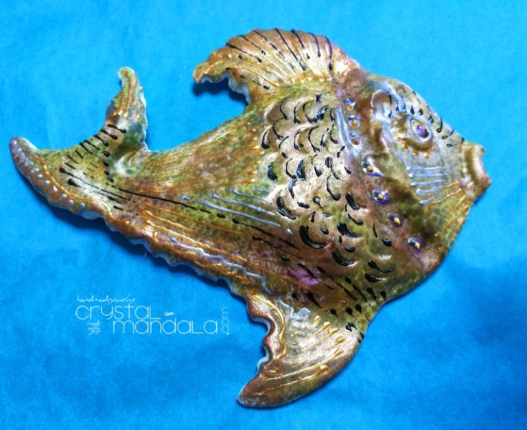 Pesce dipinto a mano, ippocampo realizzato a mano - Crystal-mandala. Pesci scolpiti a mano. Decorazioni in resina, sculture fatte a mano. Dipinte a mano. Clay fish, handmade fish. Ceramic fish.