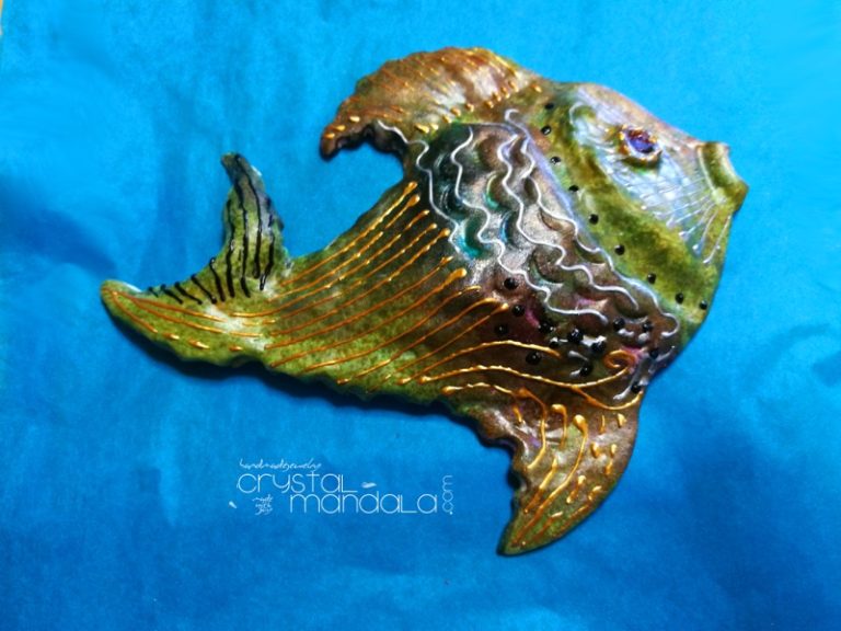 Pesce dipinto a mano, ippocampo realizzato a mano - Crystal-mandala. Pesci scolpiti a mano. Decorazioni in resina, sculture fatte a mano. Dipinte a mano. Clay fish, handmade fish. Ceramic fish.