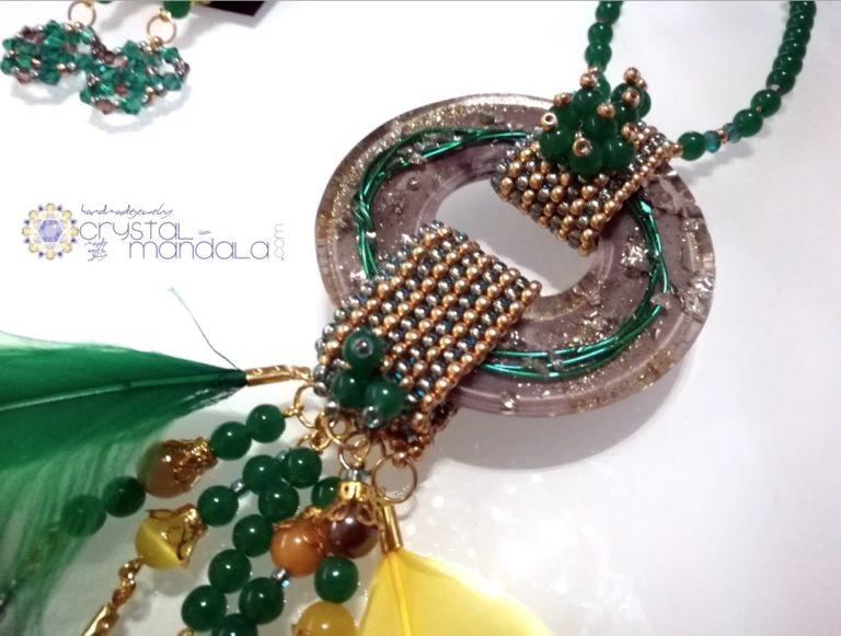 fine handmade jewelry, beaded necklace, Ciondolo cristalli, Beading Pendant, bead embroidery - by #machegioia® - #crystal-mandala.com gioielli fatti a mano, gioielli con cristalli, Enchanted collection, gioielli in tessitura, gioielli su commissione