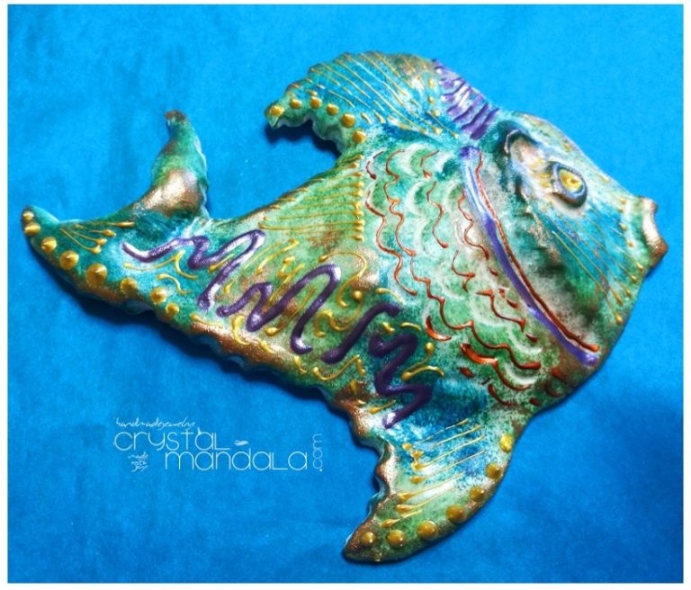 Pesce dipinto a mano, ippocampo realizzato a mano - Crystal-mandala. Pesci scolpiti a mano. Decorazioni in resina, sculture fatte a mano. Dipinte a mano. Clay fish, handmade fish. Ceramic fish.