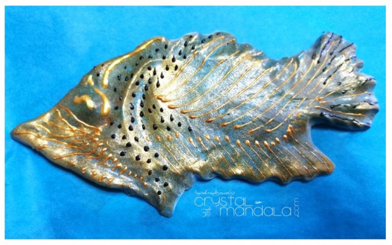 Pesce dipinto a mano, ippocampo realizzato a mano - Crystal-mandala. Pesci scolpiti a mano. Decorazioni in resina, sculture fatte a mano. Dipinte a mano. Clay fish, handmade fish. Ceramic fish.