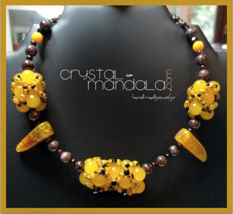 fine handmade jewelry, beaded necklace, Ciondolo cristalli, Beading Pendant, bead embroidery - by #machegioia® - #crystal-mandala.com gioielli fatti a mano, gioielli con cristalli, Enchanted collection, gioielli in tessitura, gioielli su commissione