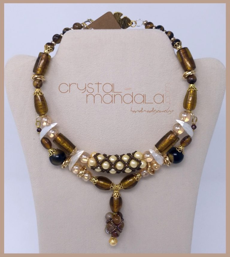 fine handmade jewelry, beaded necklace, Ciondolo cristalli, Beading Pendant, bead embroidery - by #machegioia® - #crystal-mandala.com gioielli fatti a mano, gioielli con cristalli, Enchanted collection, gioielli in tessitura, gioielli su commissione