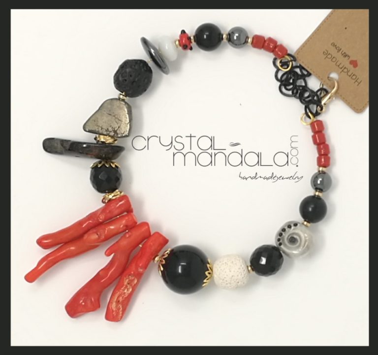 fine handmade jewelry, beaded necklace, Ciondolo cristalli, Beading Pendant, bead embroidery - by #machegioia® - #crystal-mandala.com gioielli fatti a mano, gioielli con cristalli, Enchanted collection, gioielli in tessitura, gioielli su commissione