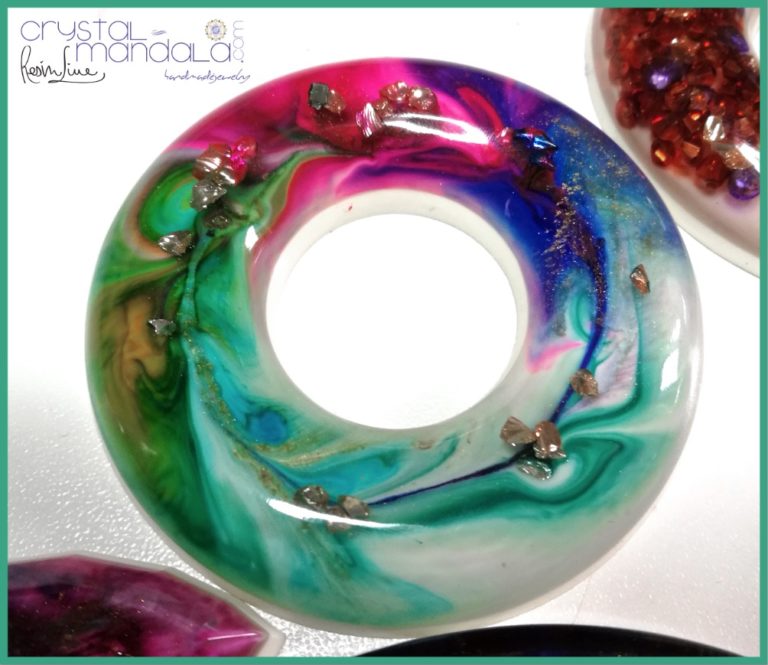 fine handmade jewelry, beaded necklace, Ciondolo cristalli, Beading Pendant, bead embroidery - by #machegioia® - #crystal-mandala.com gioielli fatti a mano, gioielli con cristalli, Enchanted collection, gioielli in tessitura, gioielli su commissione