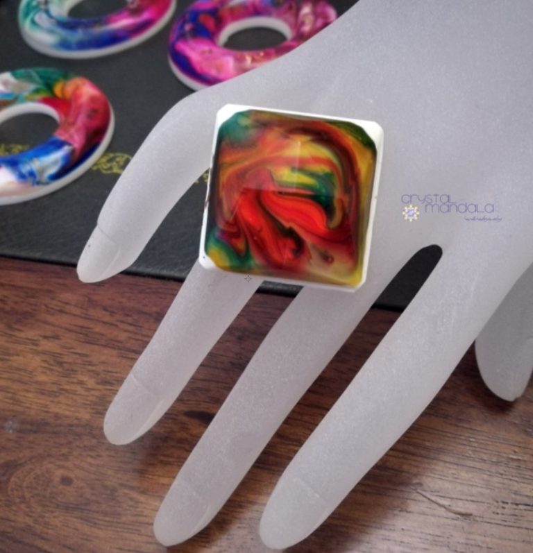 fine handmade jewelry, beaded necklace, Ciondolo cristalli, Beading Pendant, bead embroidery - by #machegioia® - #crystal-mandala.com gioielli fatti a mano, gioielli con cristalli, Enchanted collection, gioielli in tessitura, gioielli su commissione