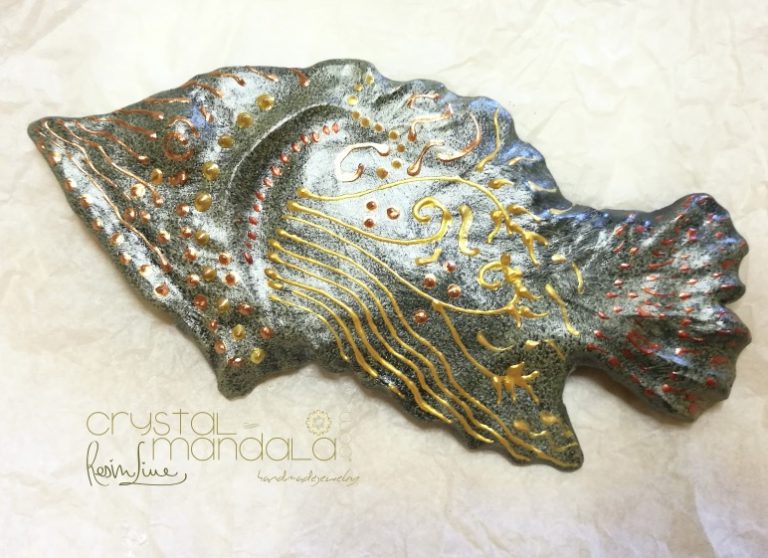 Pesce dipinto a mano, ippocampo realizzato a mano - Crystal-mandala. Pesci scolpiti a mano. Decorazioni in resina, sculture fatte a mano. Dipinte a mano. Clay fish, handmade fish. Ceramic fish.