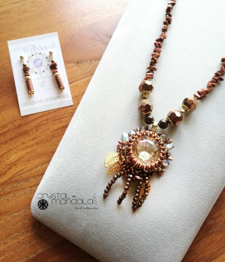 fine handmade jewelry, beaded necklace, Ciondolo cristalli, Beading Pendant, bead embroidery - by #machegioia® - #crystal-mandala.com gioielli fatti a mano, gioielli con cristalli, Enchanted collection, gioielli in tessitura, gioielli su commissione