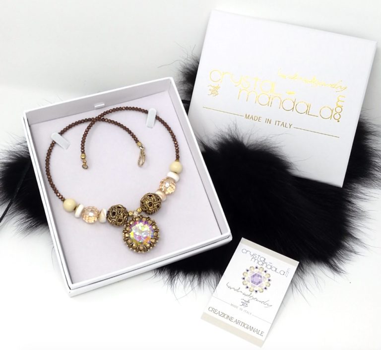 fine handmade jewelry, beaded necklace, Ciondolo cristalli, Beading Pendant, bead embroidery - by #machegioia® - #crystal-mandala.com gioielli fatti a mano, gioielli con cristalli, Enchanted collection, gioielli in tessitura, gioielli su commissione