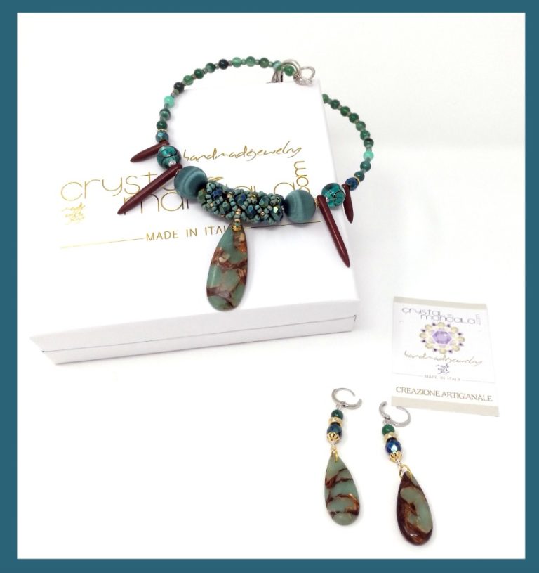 fine handmade jewelry, beaded necklace, Ciondolo cristalli, Beading Pendant, bead embroidery - by #machegioia® - #crystal-mandala.com gioielli fatti a mano, gioielli con cristalli, Enchanted collection, gioielli in tessitura, gioielli su commissione