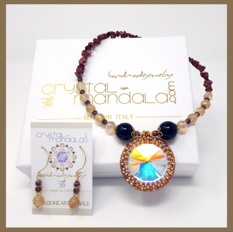 Gioielli Crystal-Mandala, #CrystalMandala_gioielli, Crystal Mandala Gioielli, fine handmade jewelry, beaded necklace, Ciondolo cristalli, Beading Pendant, bead embroidery - by #machegioia® - #crystal-mandala.com gioielli fatti a mano, gioielli con cristalli, Enchanted collection, gioielli in tessitura, gioielli su commissione