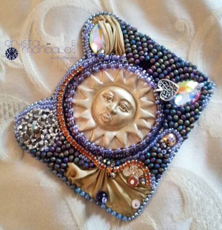 Gioielli Crystal-Mandala, #CrystalMandala_gioielli, Crystal Mandala Gioielli, fine handmade jewelry, beaded necklace, Ciondolo cristalli, Beading Pendant, bead embroidery - by #machegioia® - #crystal-mandala.com gioielli fatti a mano, gioielli con cristalli, Enchanted collection, gioielli in tessitura, gioielli su commissione