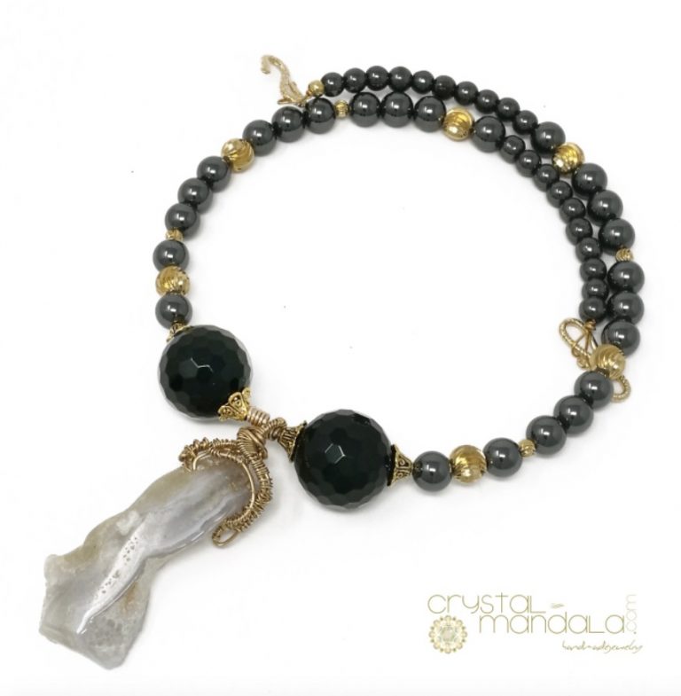 Gioielli Crystal-Mandala, #CrystalMandala_gioielli, Crystal Mandala Gioielli, fine handmade jewelry, beaded necklace, Ciondolo cristalli, Beading Pendant, bead embroidery - by #machegioia® - #crystal-mandala.com gioielli fatti a mano, gioielli con cristalli, Enchanted collection, gioielli in tessitura, gioielli su commissione