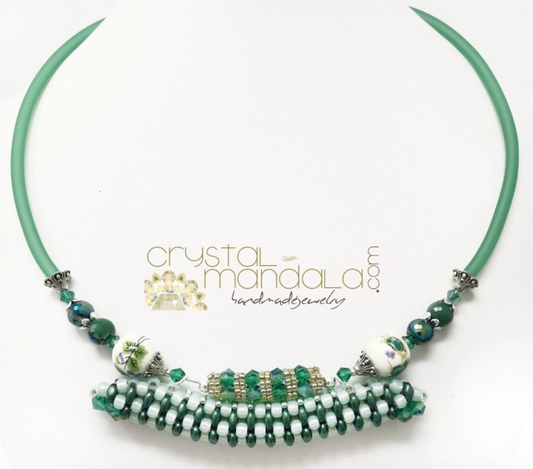 Crystal-Mandala Jewelry, Gioielli Crystal-Mandala, #CrystalMandala_gioielli, Crystal Mandala Gioielli, fine handmade jewelry, beaded necklace, Ciondolo cristalli, Beading Pendant, bead embroidery - by #machegioia® - #crystal-mandala.com gioielli fatti a mano, gioielli con cristalli, Enchanted collection, gioielli in tessitura, gioielli su commissione