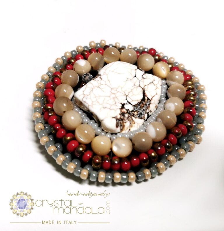 Crystal-Mandala Jewelry, Gioielli Crystal-Mandala, #CrystalMandala_gioielli, #machegioia, machegioia, Crystal Mandala Gioielli, fine handmade jewelry, beaded necklace, Ciondolo cristalli, Beading Pendant, bead embroidery - by #machegioia® - #crystal-mandala.com gioielli fatti a mano, gioielli con cristalli, Enchanted collection, gioielli in tessitura, gioielli su commissione